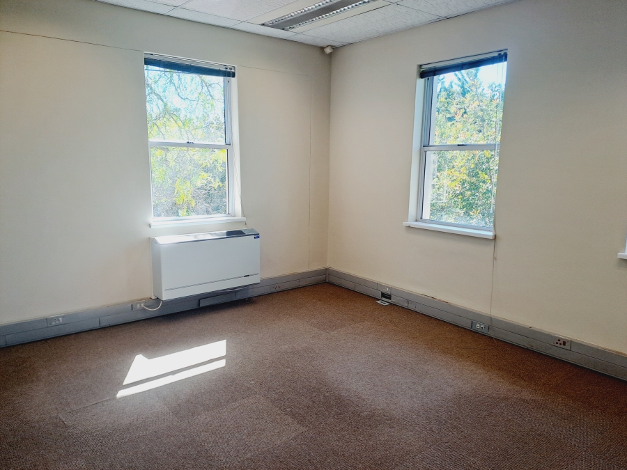 To Let commercial Property for Rent in Rosenpark Western Cape